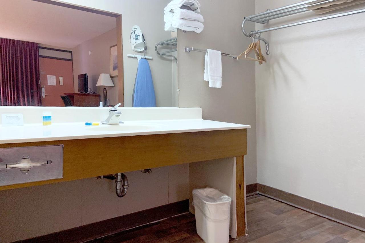 Paris Inn And Suites Ngoại thất bức ảnh